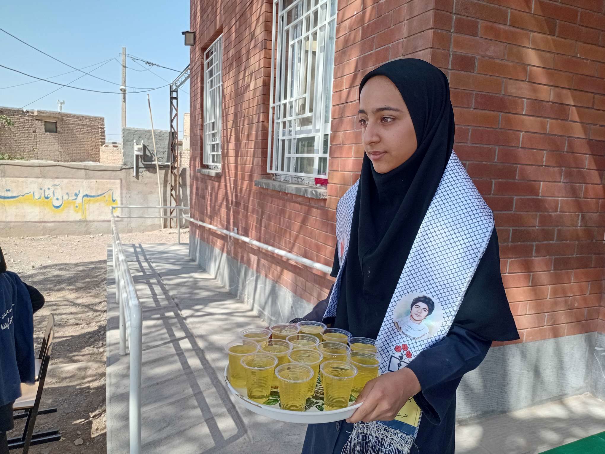 دبیرستان مادرمهربان نقاب غرق در شادی میلاد امام حسن عسکری ع