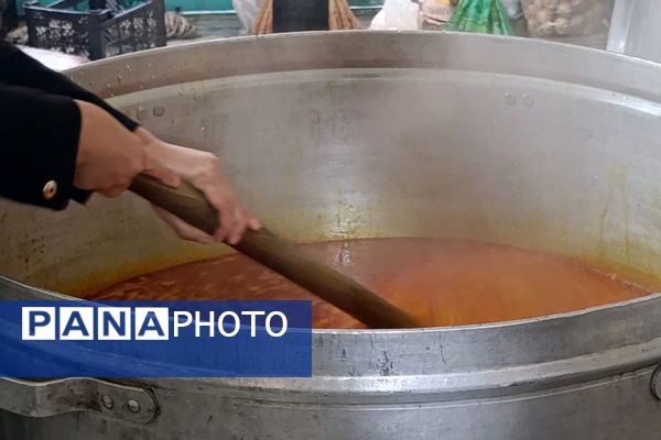 آغاز آیین معنوی اعتکاف در مصلای اسلامشهر با حضور گسترده نوجوانان