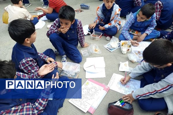 بمناسبت روز جهانی کودک برپایی جشنواره صبحانه سالم در دبستان پسرانه سرافراز ناحیه۷ مشهد