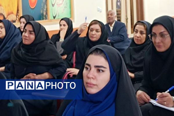گارگاه طرح سلامت با هدف دستیابی به جامعه‌ای سالم و پویا