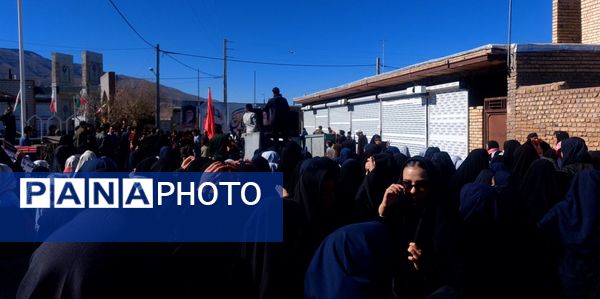 حضور پرشور و حماسه‌آفرین دانش‌آموزان نسر در راهپیمایی یوم‌الله ۱۳ آبان