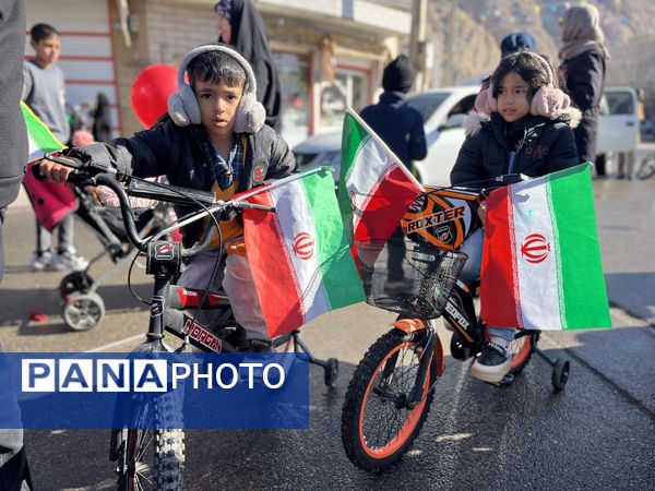 حضور دهه نودی‌ها در راهپیمایی 22 بهمن 