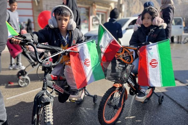 حضور دهه نودی‌ها در راهپیمایی 22 بهمن 