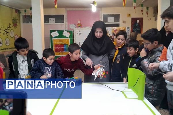 برگزاری مسابقات رباتیک در کانون شهدای فرهنگی ملارد