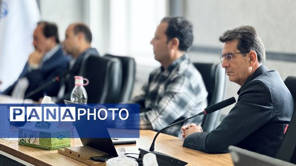تقدیر از عوامل اجرایی جشنواره ملی طراحی و دوخت لباس دانش‌آموزی با حضور انجمن اولیا‌ و مربیان استان مرکزی