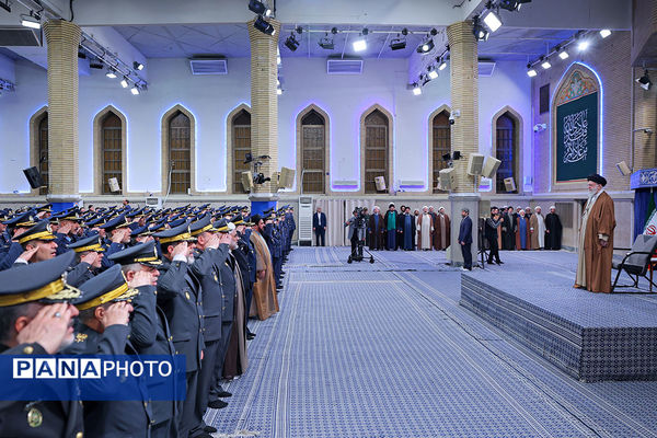 دیدار جمعی از فرماندهان نیروی هوایی و پدافند هوایی ارتش جمهوری اسلامی ایران با مقام معظم رهبری