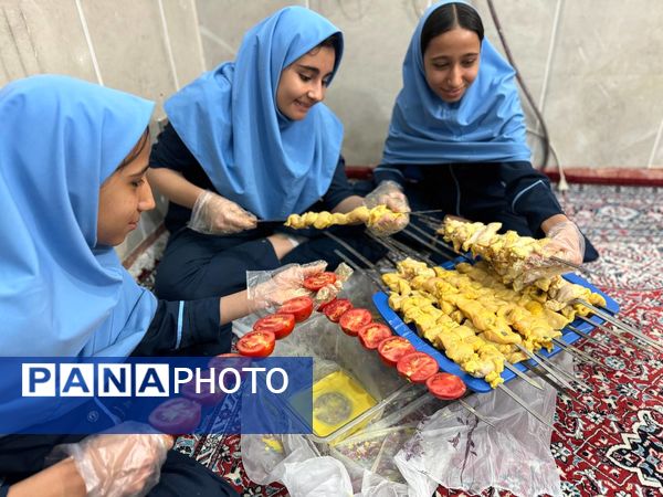 سفری هیجان انگیز به دنیایی تمشک با دختران ملارد 