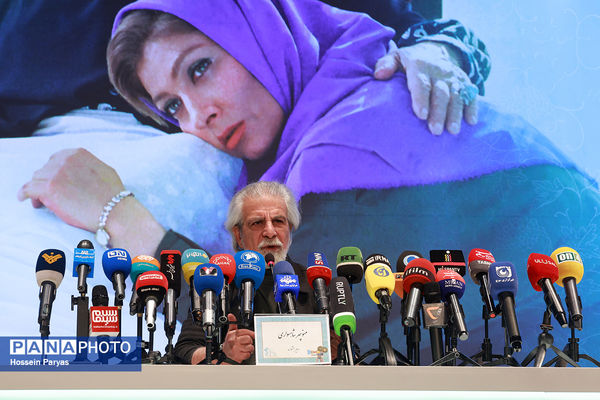 نشست خبری دبیر چهل و سومین جشنواره فیلم فجر