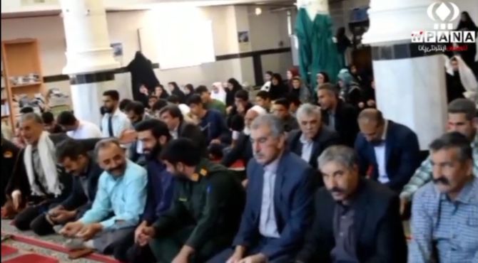 همبستگی مؤمنان در نماز جمعه بیرانشهر به نمایش درآمد. 