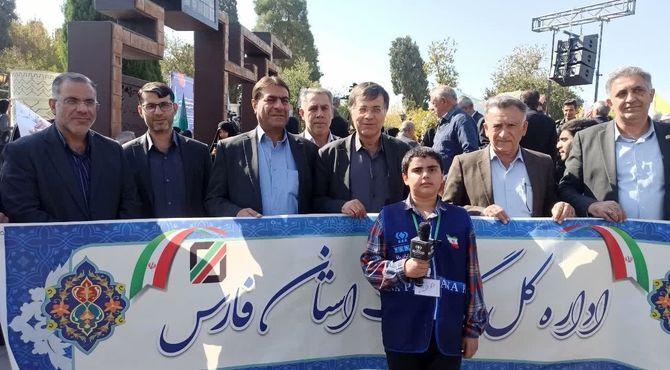  حضور پر شور دانش آموزان شیرازی در تجمع  سیزده آبان 