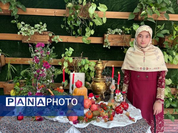 جشن یلدای دانش‌آموزی در دبیرستان تیمسار فلاحی ناحیه یک کرج 