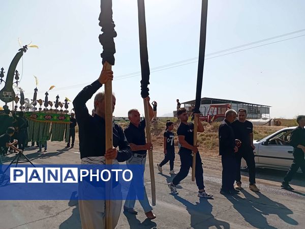 مراسم سینه زنی و علم گردانی در خلیل آباد