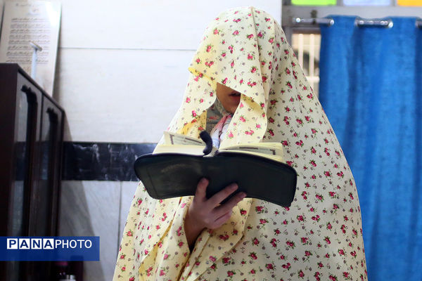 اعتکاف دانش‌آموزی در مسجد فاطمه الزهرا (س)