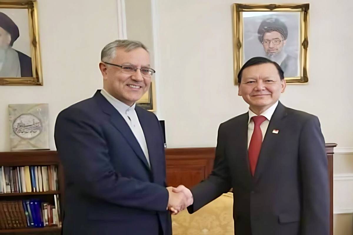 گسترش همکاریهای دریایی و هوانوردی محور دیدار نمایندگان ایران و سنگاپور در لندن