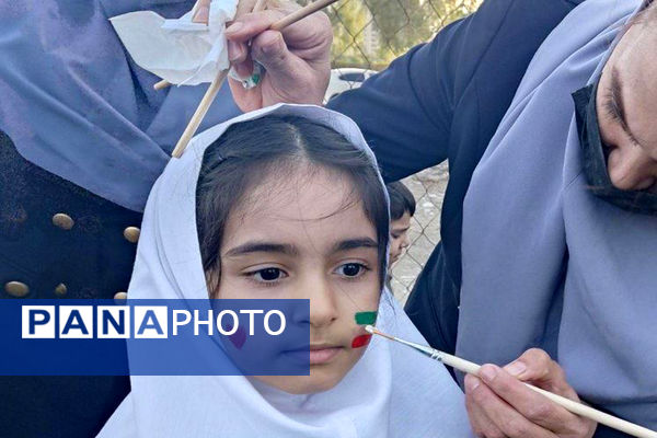 جشنواره بادبادک و بازی‌های بومی محلی در پایگاه دریایی بوشهر 