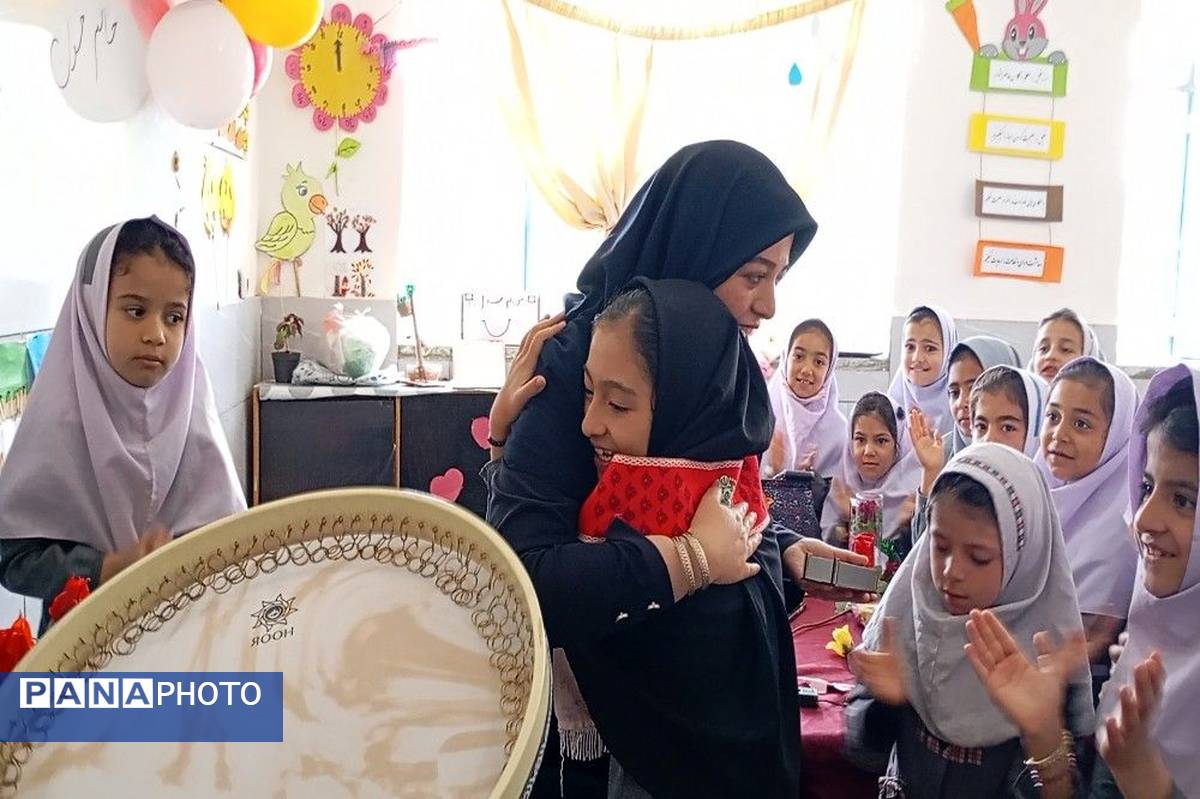 جشن سپاس معلم در مدرسه سید خلیل رضوی بار