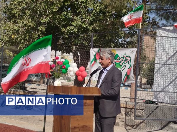 افتتاح چمن مصنوعی دبیرستان نمونه دولتی دانش کاشمر 