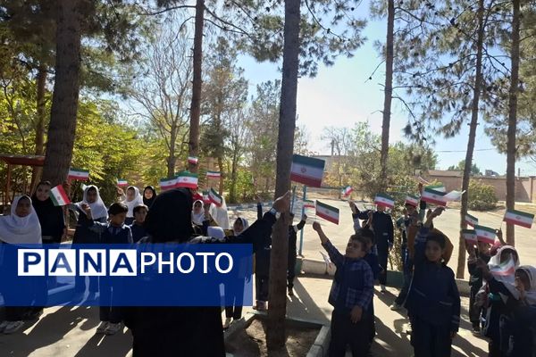 گرامیداشت روز دانش آموز در مدارس دخترانه پیشوا؛ شکوفایی مهر و علم در باران، کوثر، دیانت و مهردخت