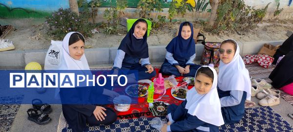 نهار سالم به مناسبت روز جهانی غذا و پوکی استخوان در مدرسه شهید خاقانی شیروان