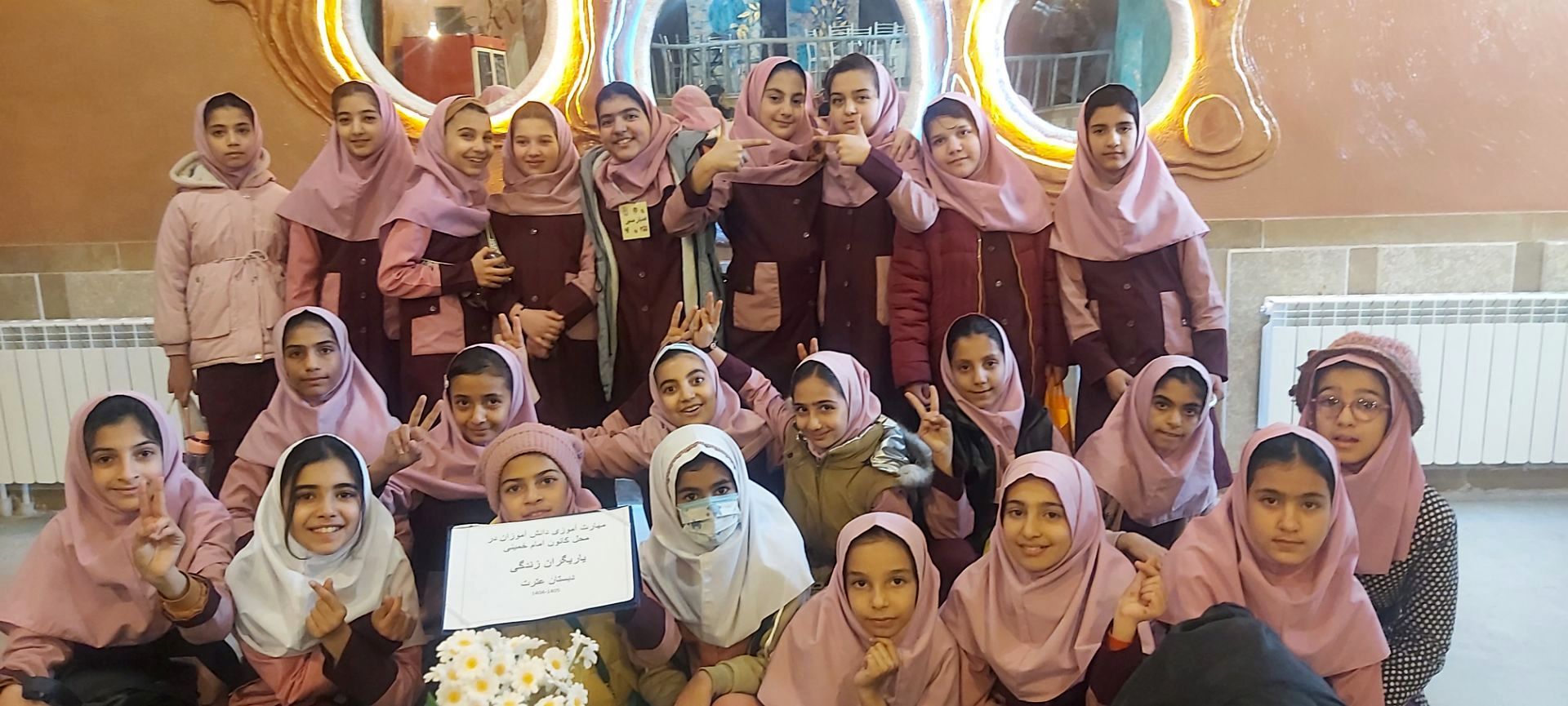 شیرینیِ دوستی اردوی دختران مهدیه در کارگاه شیرینی‌پزی کانون  امام خمینی(ره)