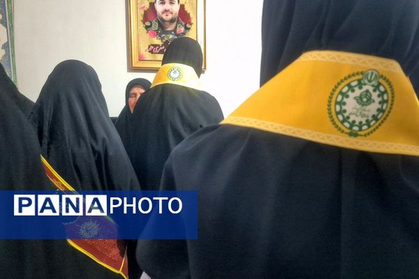 دیدار دانش آموزان فرزانگان با خانواده شهید صفری علمدار