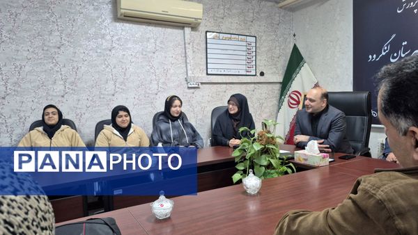 درخشش دختران کتاب‌نوش لنگرود در مسیر همایش کشوری