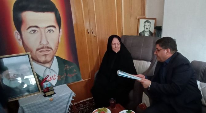 شهدا؛ بهترین الگو در راه خدمت به جامعه هستند 
