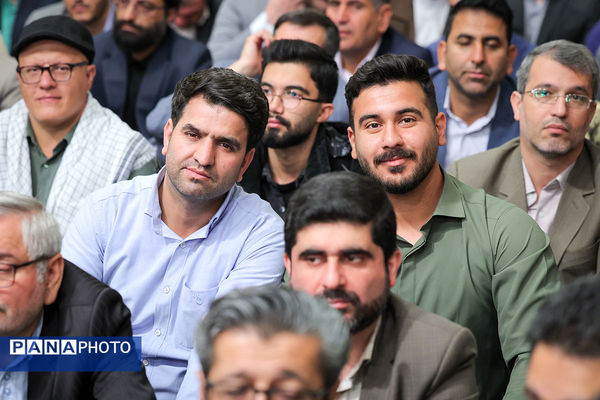 دیدار جمعی از معلمان با رهبر معظم انقلاب
