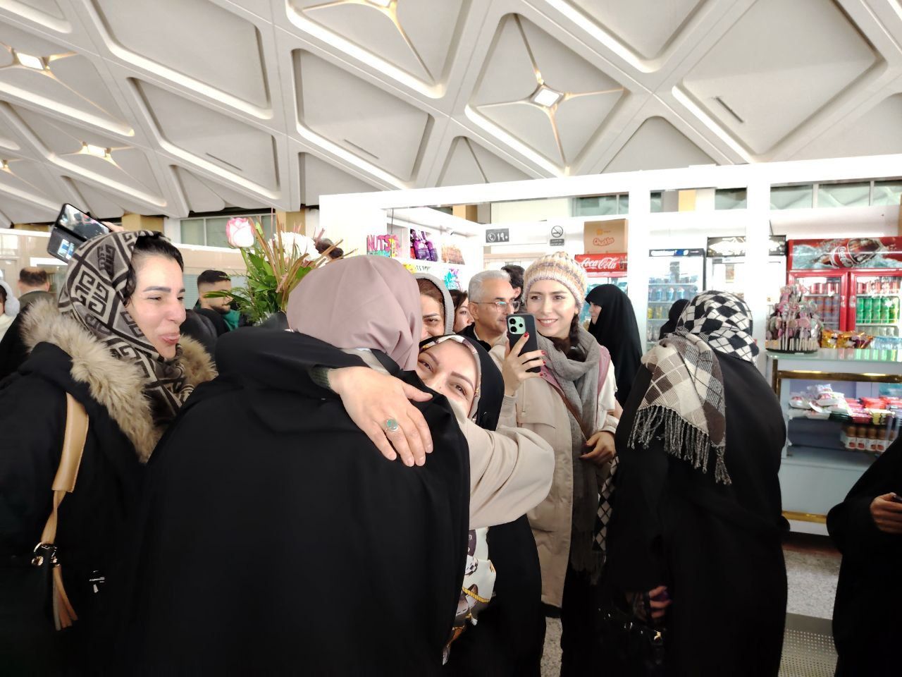 بازگشت کاروان‌های دانش‌آموزی حج عمره از ۶ استان کشور از ایستگا ه پروازی مشهد