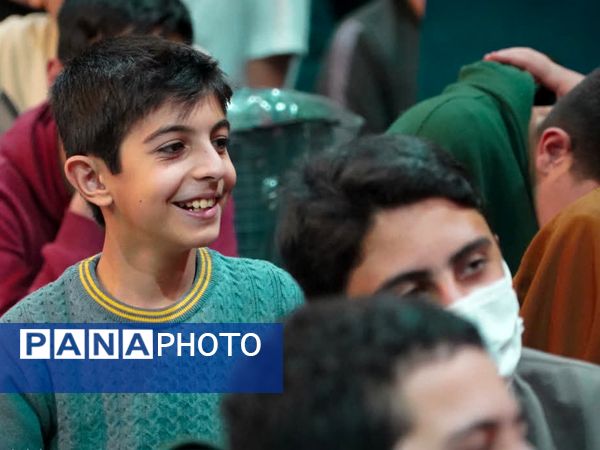 جلوه‌ای از اعتکاف دانش‌آموزی در مسجد امام علی‌بن‌ابی‌طالب (ع)