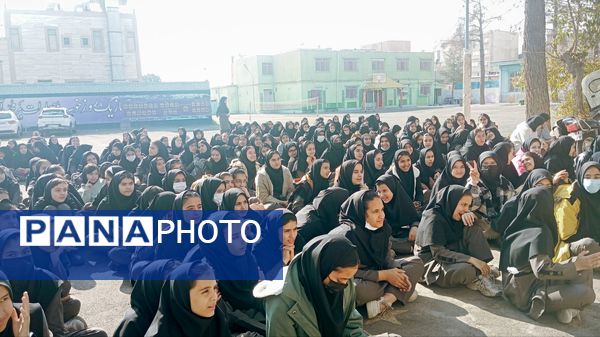 اجرای آزمایشات جذاب علوم در کاشمر