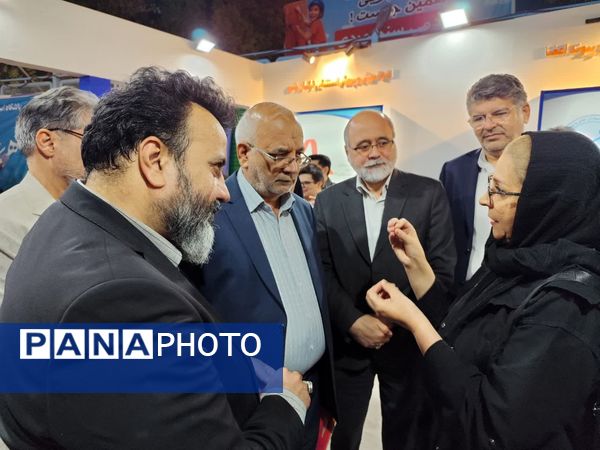 بازدید رئیس شورای شهر و معاون فرهنگی و اجتماعی شهرداری مشهد مقدس از غرفه منطقه ۱۰ در جشنواره خانواده ورزش 
