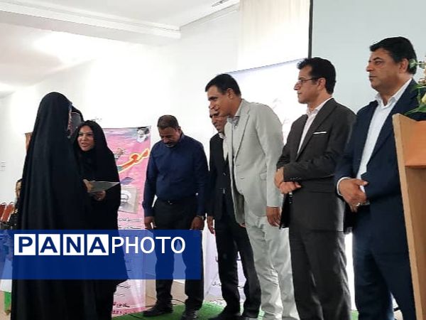 مراسم بزرگداشت روز معلم در میناب 