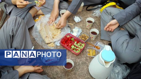 صبحانه سالم دانش‌آموزی در صبح اردیبهشتی