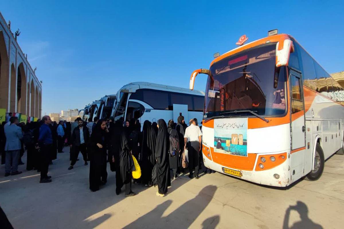 بیش از ۴۰۰ دانش آموز دختر ناحیه یک یزد عازم مناطق عملیاتی جنوب کشور شدند