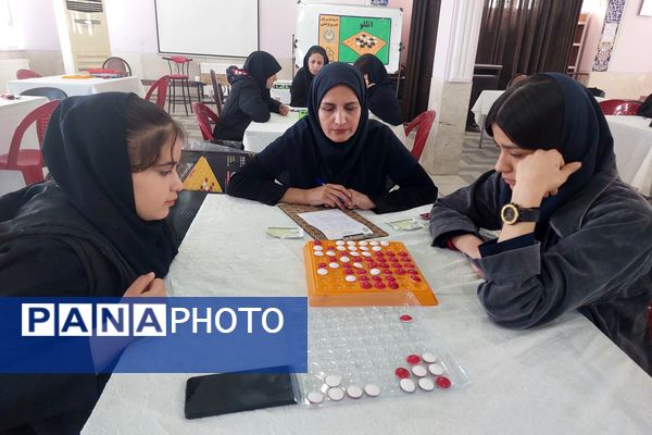 برگزاری مسابقات بازی‌های فکری رویش در دبیرستان شهید محمد تقی دستغیب ناحیه ۳شیراز 