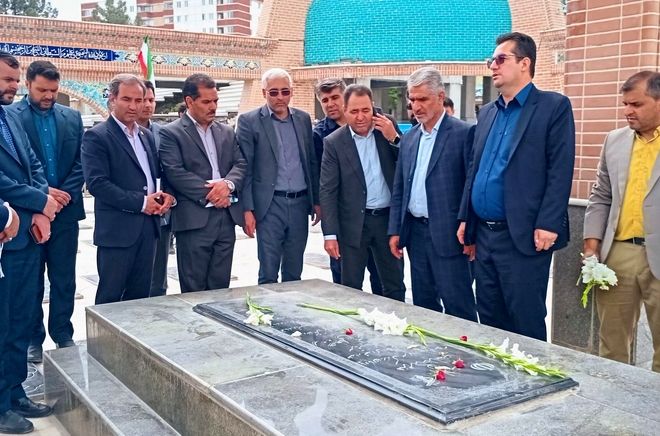 تجدید بیعت فرهنگیان استان با آرمان های شهدا