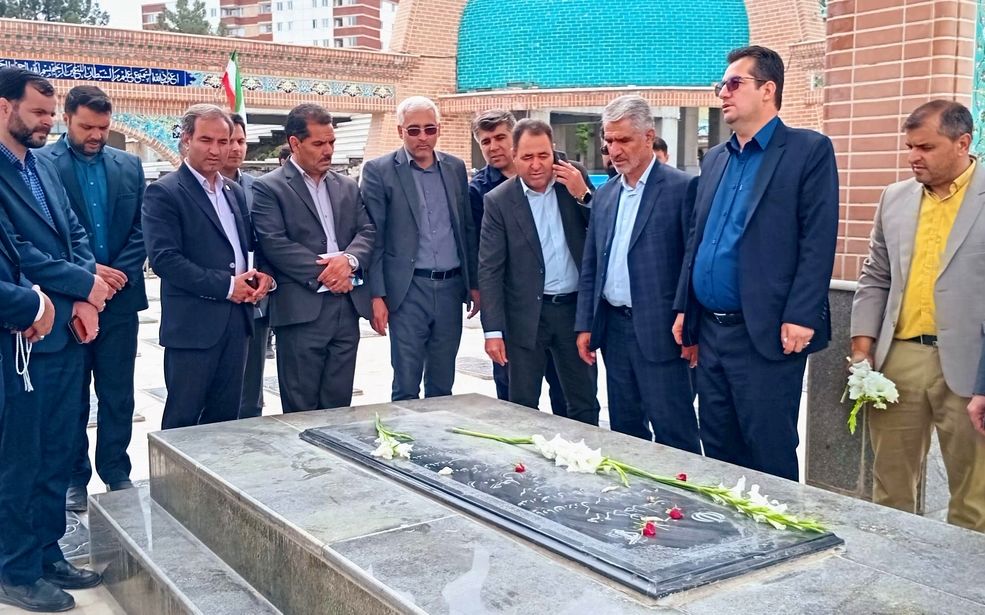 تجدید بیعت فرهنگیان استان با آرمان های شهدا