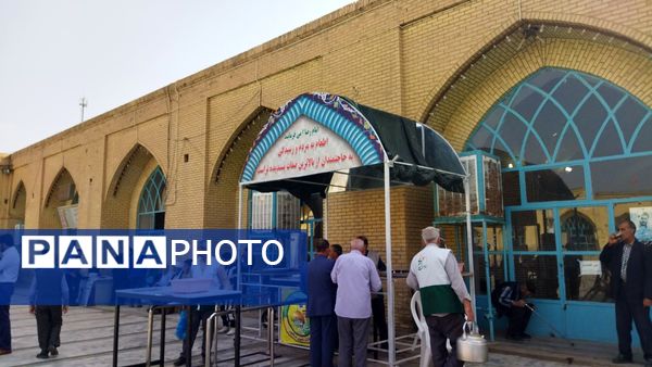 گذری بر فعالیت چایخانه مسجد جامع در روز جمعه 