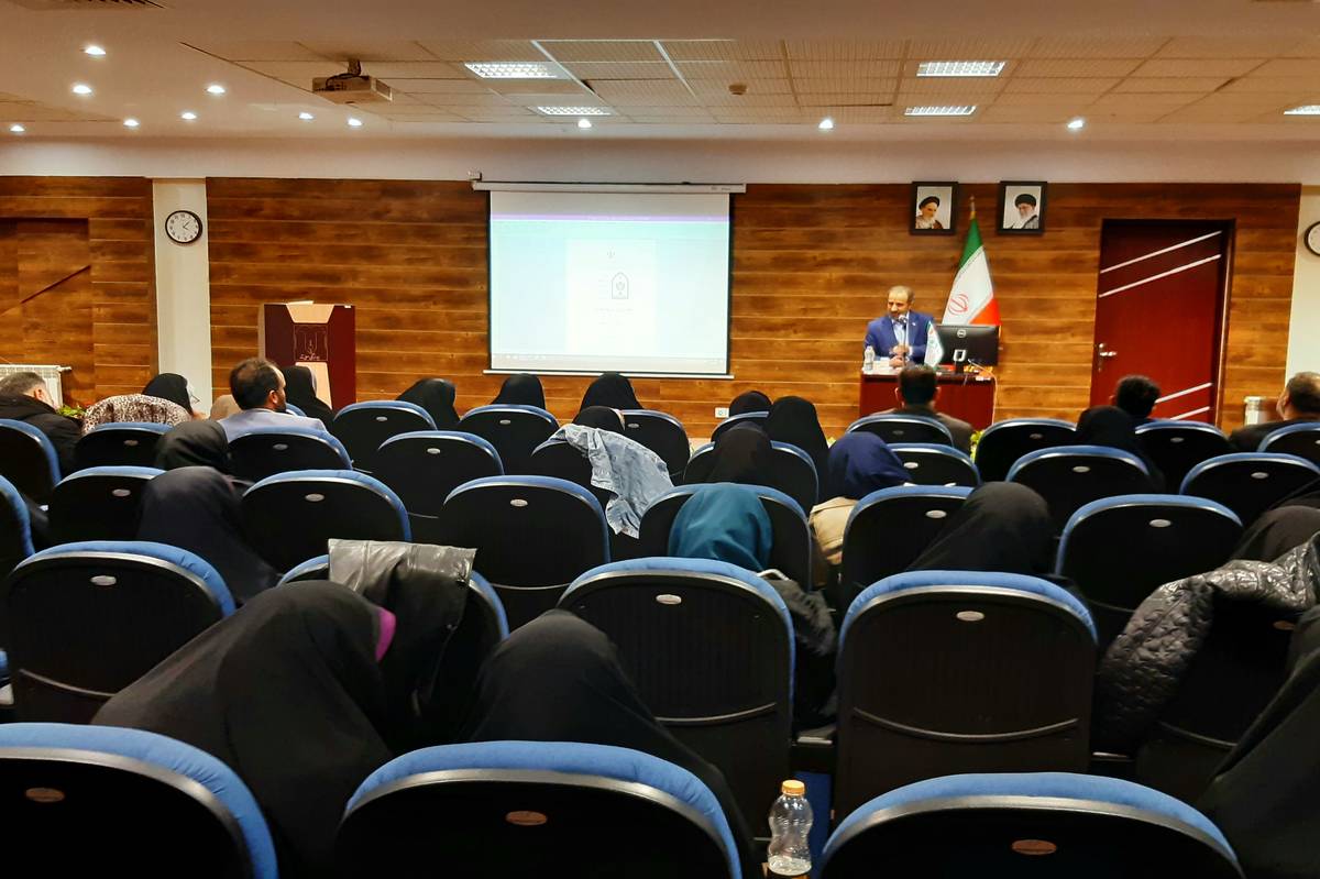 مدیران مدارس، سکانداران تربیت دانش‌آموزان در جامعه به شمار می‌روند