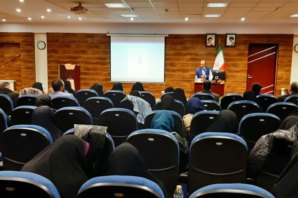 مدیران مدارس، سکانداران تربیت دانش‌آموزان در جامعه به شمار می‌روند