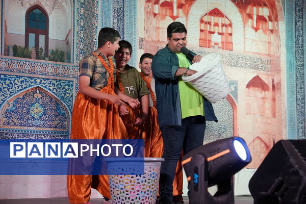 جشنی دهه کرامت در حرم زینبیه