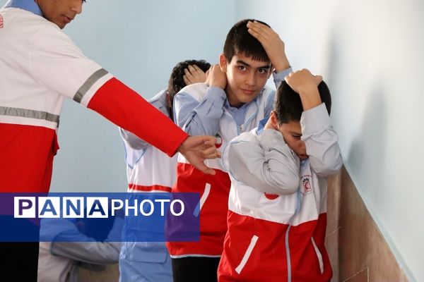 مانور زلزله و ایمنی در ناحیه یک بهارستان