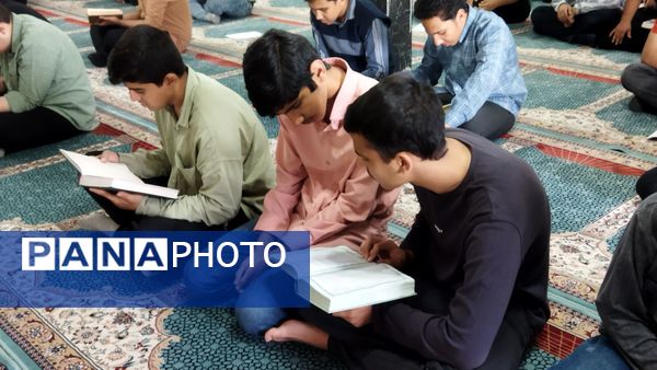 انس با قرآن در دبیرستان شاهد ابوذر غفاری 