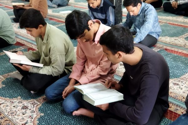 انس با قرآن در دبیرستان شاهد ابوذر غفاری 