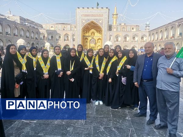 بازدید دانش آموزان پیشتاز اعزامی به مشهد از موزه حرم مطهر رضوی 