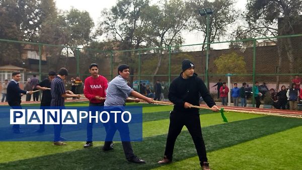 مسابقات طناب کشی شهید پارسا منصور در دبیرستان شاهد ابوذر غفاری 