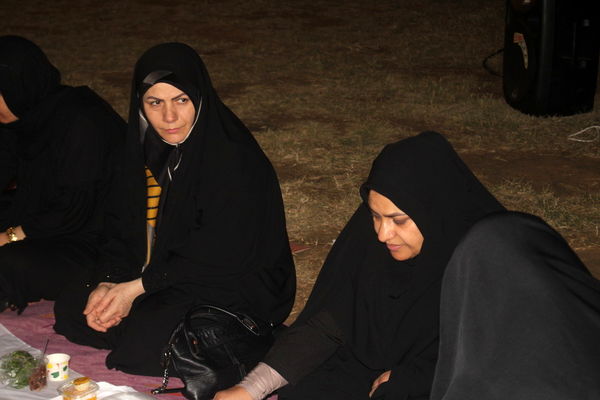 ضیافت افطاری به میزبانی دبستان شهید محمود پیکر و دبستان خدیجه کبری (س) در بوشهر