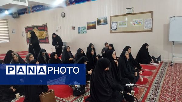 کارگاه آموزش خانواده در دبیرستان شاهد تکتم ناحیه ۳