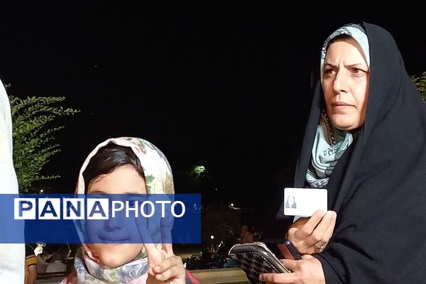 حضور پرشور مردم اصفهان در پای صندوق‌های رأی